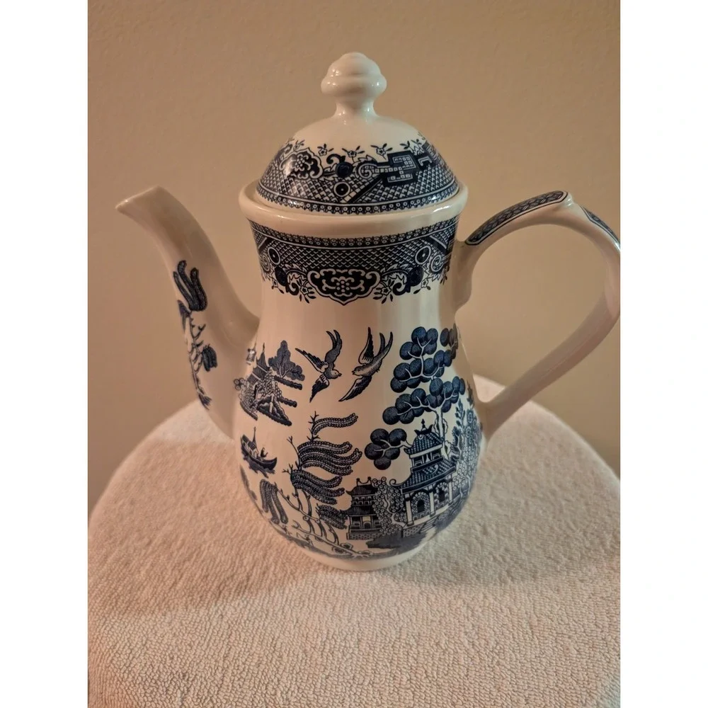 Vintage Churchill Blue & White Willow pattern Coffee Pot (B)